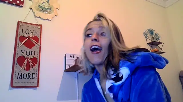 Snapshot of BlueStoneX chatting on March 3, 2026, 7:15 am BlueStoneX online show from March 3, 2026, 7:15 am