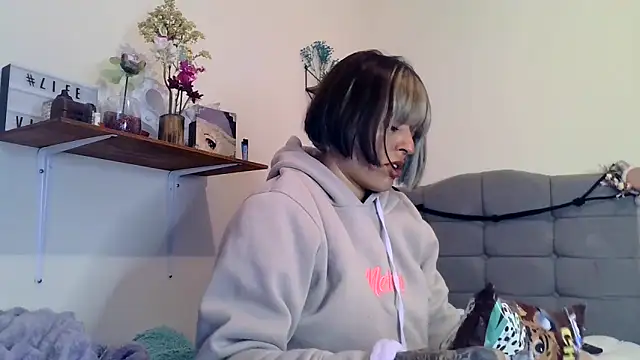 Snapshot of BlueStoneX chatting on March 16, 2026, 7:45 am BlueStoneX online show from March 16, 2026, 7:45 am