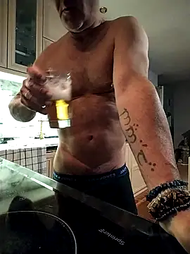 kevincumporn online show from March 17, 2026, 4:32 pm