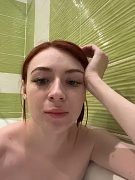 Cuteroxyfoxy online show from February 14, 2025, 4:09 pm