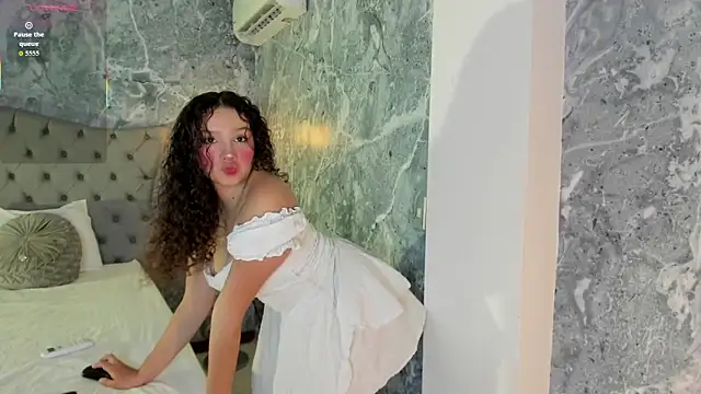 LucyLovelyy online show from November 23, 2025, 2:10 am