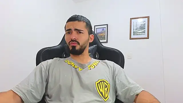 Massimoo 07 online show from March 18, 2025, 6:17 pm