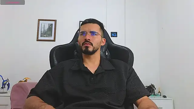 Massimoo 07 online show from September 25, 2025, 8:15 pm