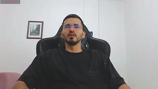 Massimoo 07 online show from October 27, 2025, 3:02 pm