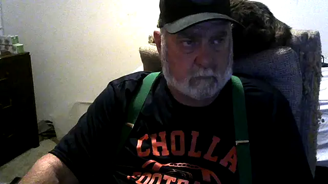 Snapshot of viejo_oso chatting on December 1, 2025, 4:46 am viejo oso online show from December 1, 2025, 4:46 am