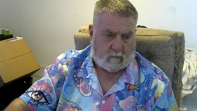 Snapshot of viejo_oso chatting on October 19, 2025, 8:44 pm viejo oso online show from October 19, 2025, 8:44 pm