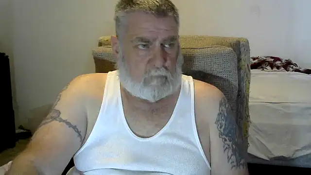 Snapshot of viejo_oso chatting on February 21, 2026, 5:48 pm viejo oso online show from February 21, 2026, 5:48 pm