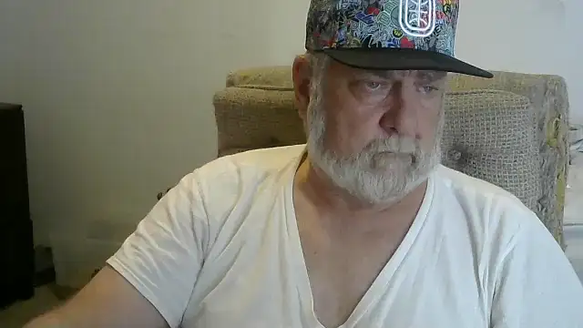 Snapshot of viejo_oso chatting on January 11, 2026, 11:11 pm viejo oso online show from January 11, 2026, 11:11 pm