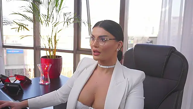 myakalifa online show from January 26, 2025, 1:58 pm