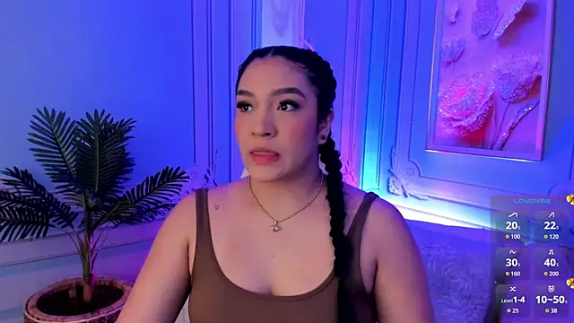 stefany duque1  online show from October 31, 2025, 3:14 am