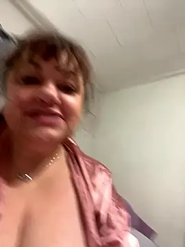 Luciouslouise72xh online show from January 16, 2026, 8:24 pm