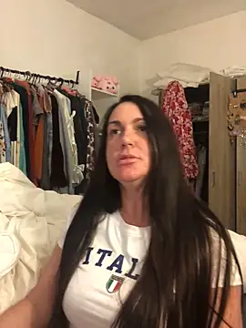 BELLAMORGANE1 online show from May 2, 2026, 11:04 am