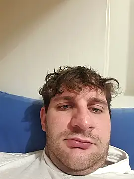 michemichemiche8 online show from November 2, 2025, 4:01 pm