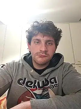 michemichemiche8 online show from March 4, 2025, 6:39 pm