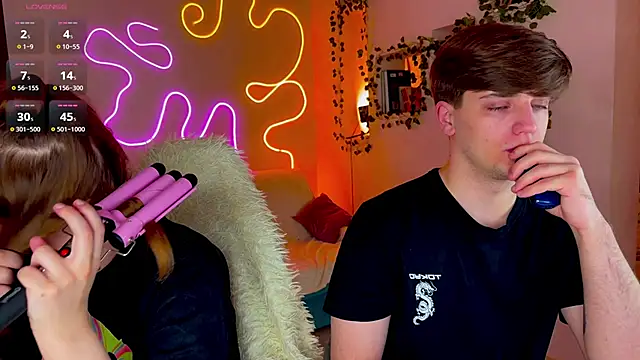 RobertAndLinela online show from September 10, 2025, 1:15 am