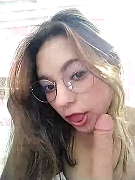 Paulina mosh online show from March 7, 2025, 5:28 pm