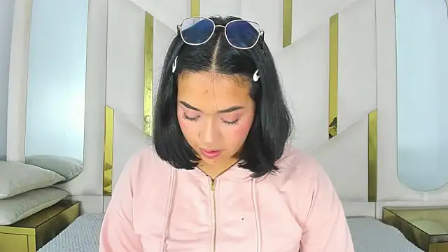 IsabellRodriguez18 online show from November 23, 2025, 3:16 am