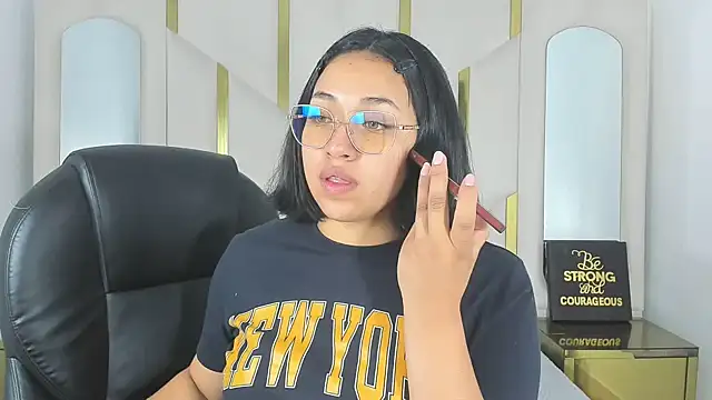 IsabellRodriguez18 online show from November 14, 2025, 3:54 am