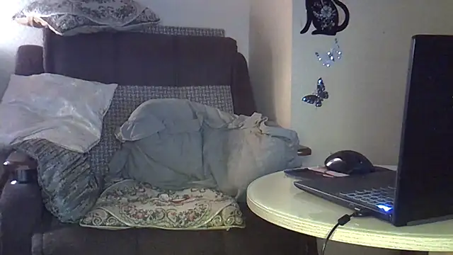 EllaJohnsonX online show from March 15, 2026, 9:33 pm