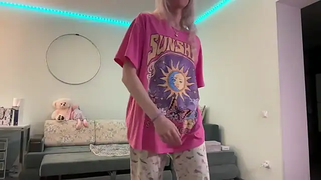 Snapshot of yunasuka chatting on February 20, 2025, 10:48 pm yunasuka online show from February 20, 2025, 10:48 pm