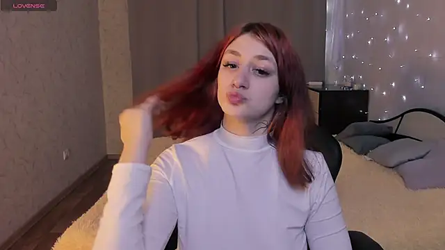 Lola HEAVEN  online show from February 14, 2025, 5:03 pm