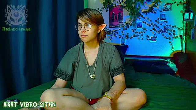 TrickyKitsune online show from May 18, 2026, 4:01 pm