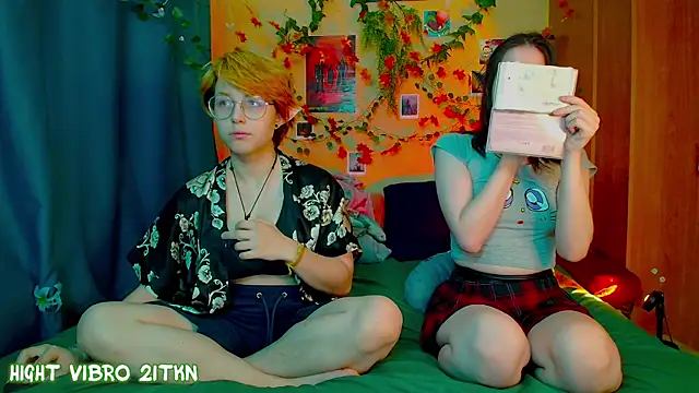 TrickyKitsune online show from October 3, 2025, 9:22 am