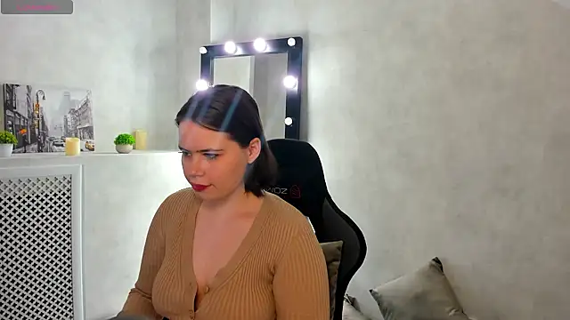 EricaElliott online show from February 26, 2025, 1:03 am