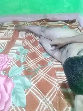 Coupleshow47 online show from May 15, 2026, 10:52 pm