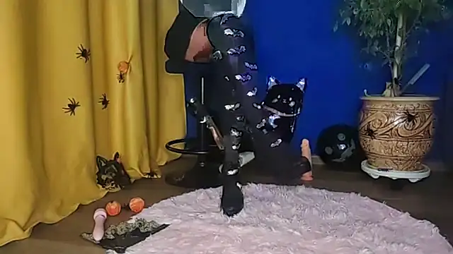 Jennifer Braun online show from October 24, 2025, 6:07 pm