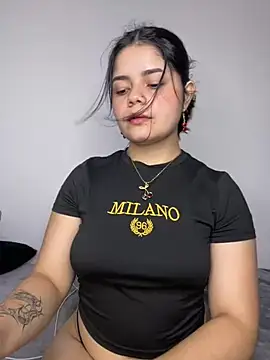 pretty angela1 online show from March 14, 2025, 2:31 am