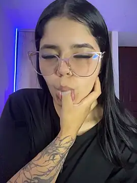 pretty angela1 online show from June 6, 2026, 7:52 pm