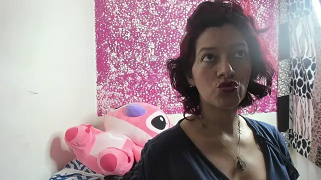 Snapshot of Laura_hellss chatting on October 24, 2025, 10:31 pm Laura hellss online show from October 24, 2025, 10:31 pm