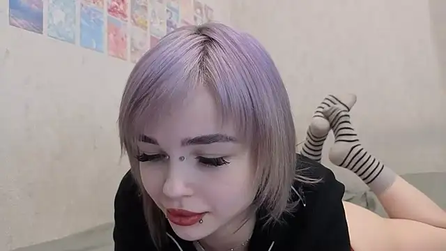 emodreamgirl online show from May 2, 2026, 4:01 pm