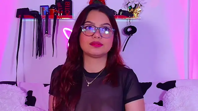 Snapshot of EmiF26 chatting on December 3, 2025, 3:29 am EmiF26 online show from December 3, 2025, 3:29 am