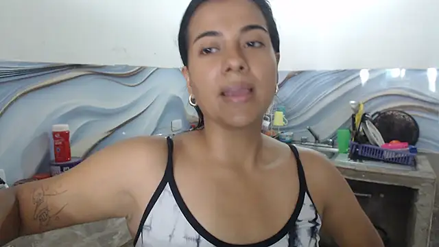 Coral0403 online show from August 1, 2026, 4:27 pm