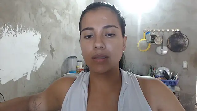 Coral0403 online show from June 12, 2026, 7:22 pm