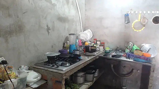 Coral0403 online show from December 17, 2025, 3:28 pm