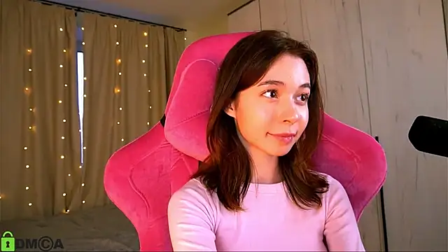 LittleOriana online show from March 14, 2025, 5:05 am