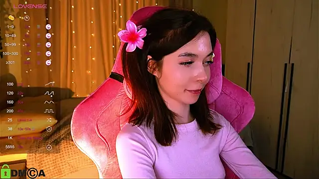 LittleOriana online show from March 6, 2025, 4:52 am