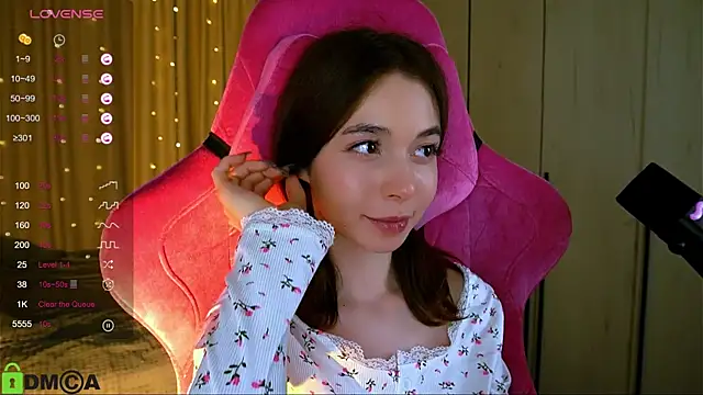 LittleOriana online show from March 7, 2025, 1:53 am