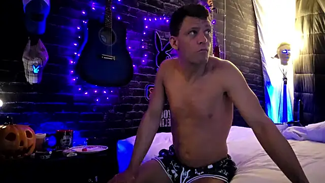 Snapshot of hotemberly_jake chatting on October 5, 2025, 2:46 am hotemberly jake online show from October 5, 2025, 2:46 am