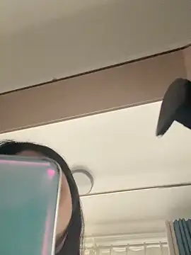 Caicai-a online show from November 30, 2025, 9:21 am