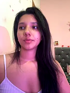 emmariders2 online show from October 18, 2025, 9:39 pm