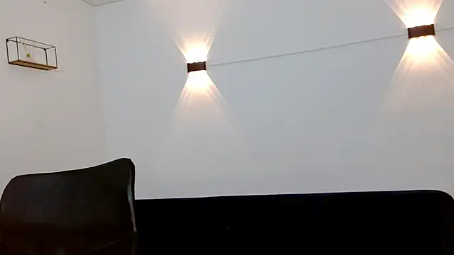 Br4ndxpimm online show from November 26, 2025, 2:28 pm