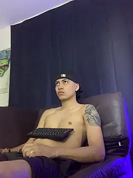 Br4ndxpimm online show from February 9, 2025, 1:46 pm