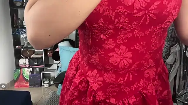 Snapshot of roseofvenom chatting on February 7, 2026, 7:44 pm roseofvenom online show from February 7, 2026, 7:44 pm