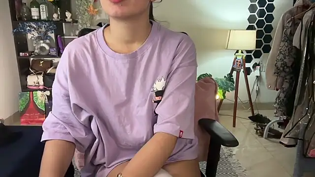 Snapshot of roseofvenom chatting on February 12, 2026, 6:40 pm roseofvenom online show from February 12, 2026, 6:40 pm