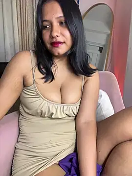 Ninabrunette18 online show from August 4, 2026, 9:03 am