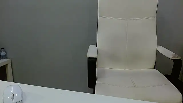 Betty2u online show from September 19, 2025, 6:39 am